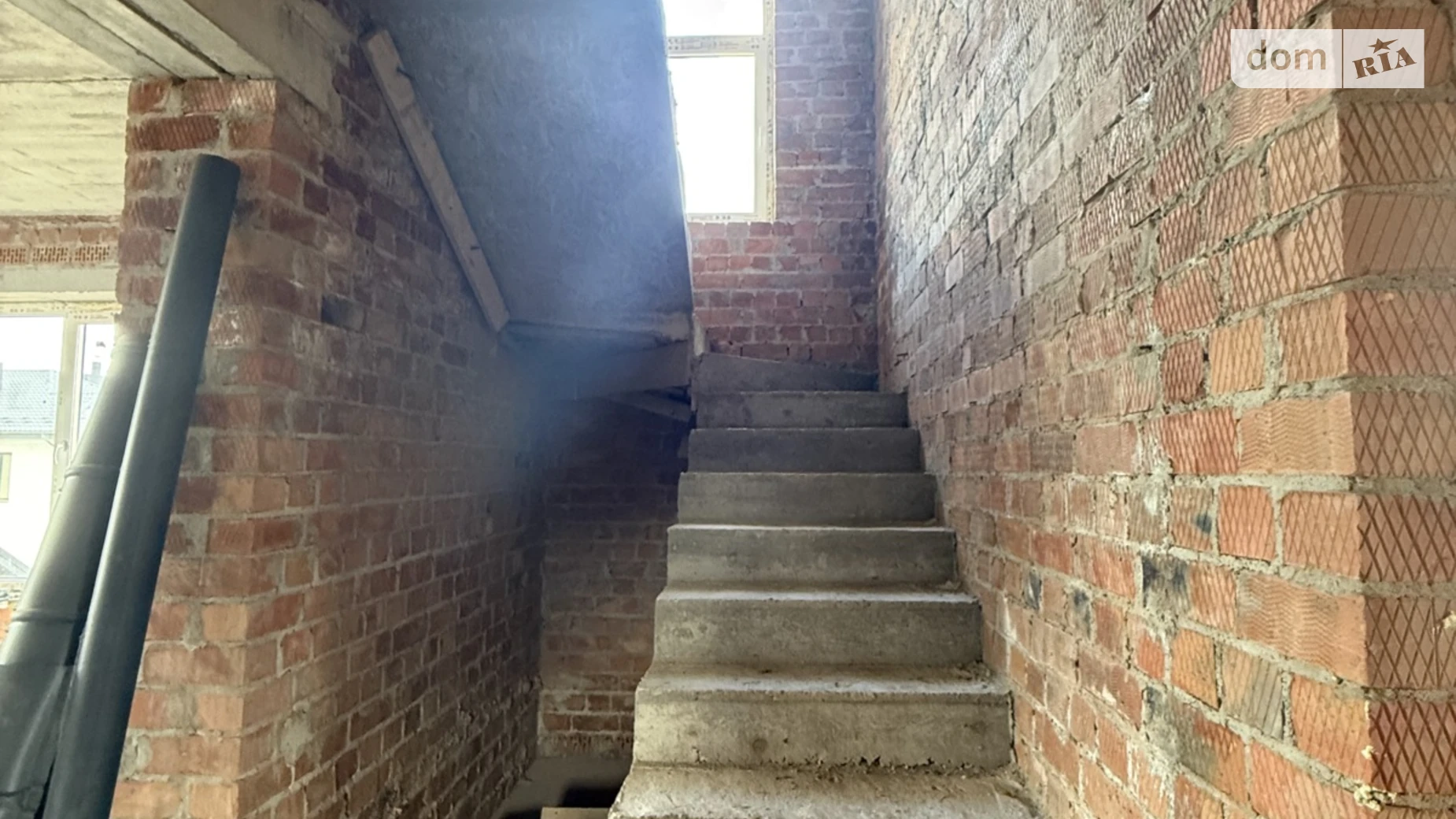 Продается дом на 2 этажа 160 кв. м с участком, цена: 110000 $ - фото 4