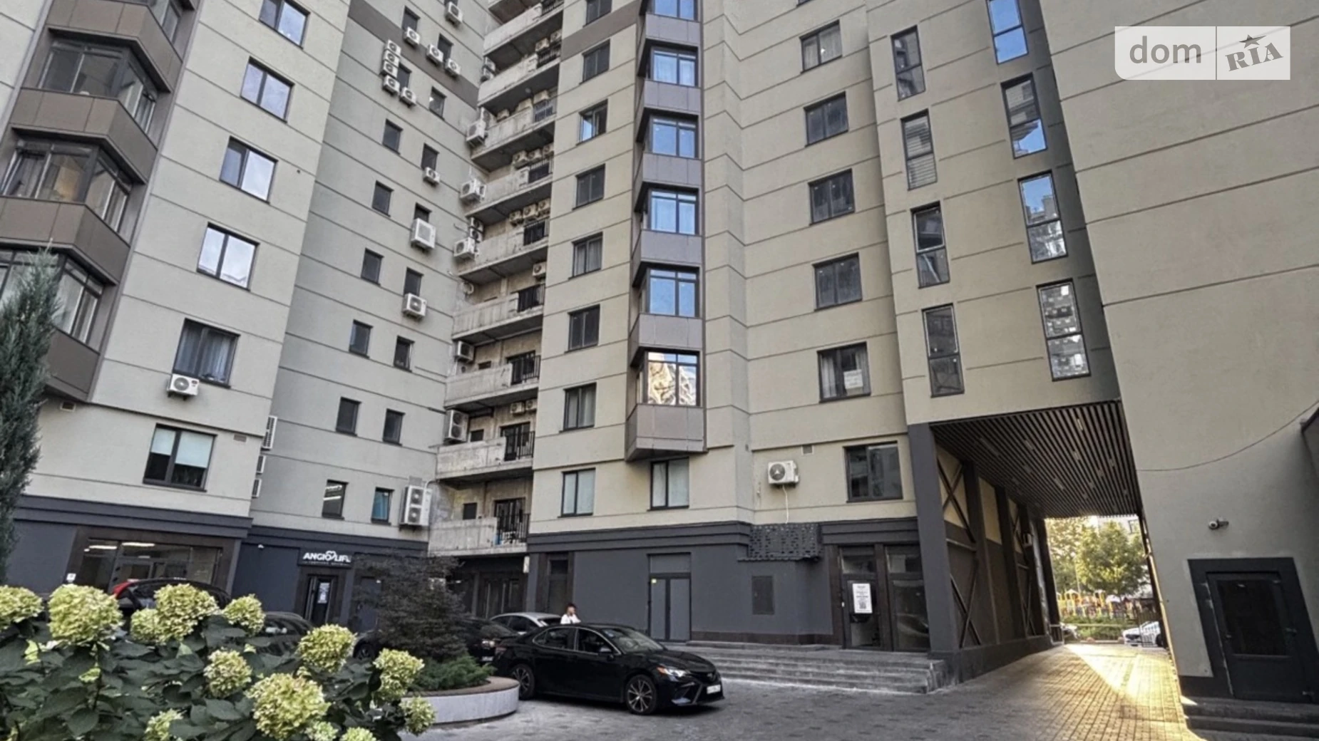 Продается 2-комнатная квартира 193.5 кв. м в Киеве, ул. Андрея Верхогляда(Драгомирова), 14А - фото 2