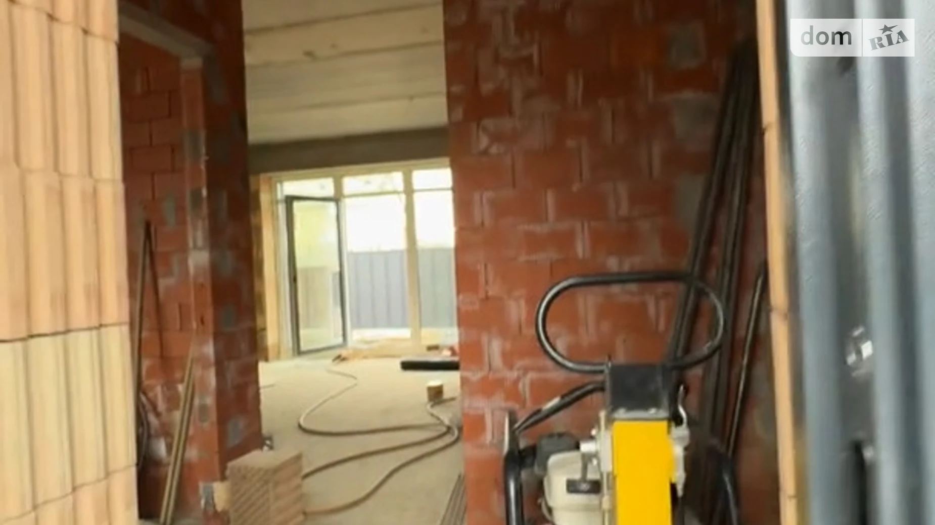 Продается дом на 2 этажа 90 кв. м с бассейном, цена: 85000 $ - фото 4