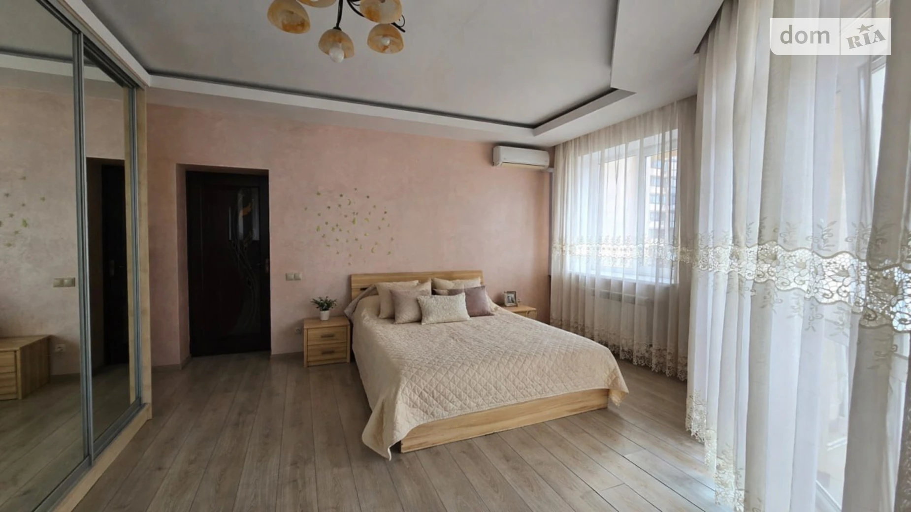 Продается 2-комнатная квартира 90.1 кв. м в Ужгороде, ул. А. Хиры - фото 3