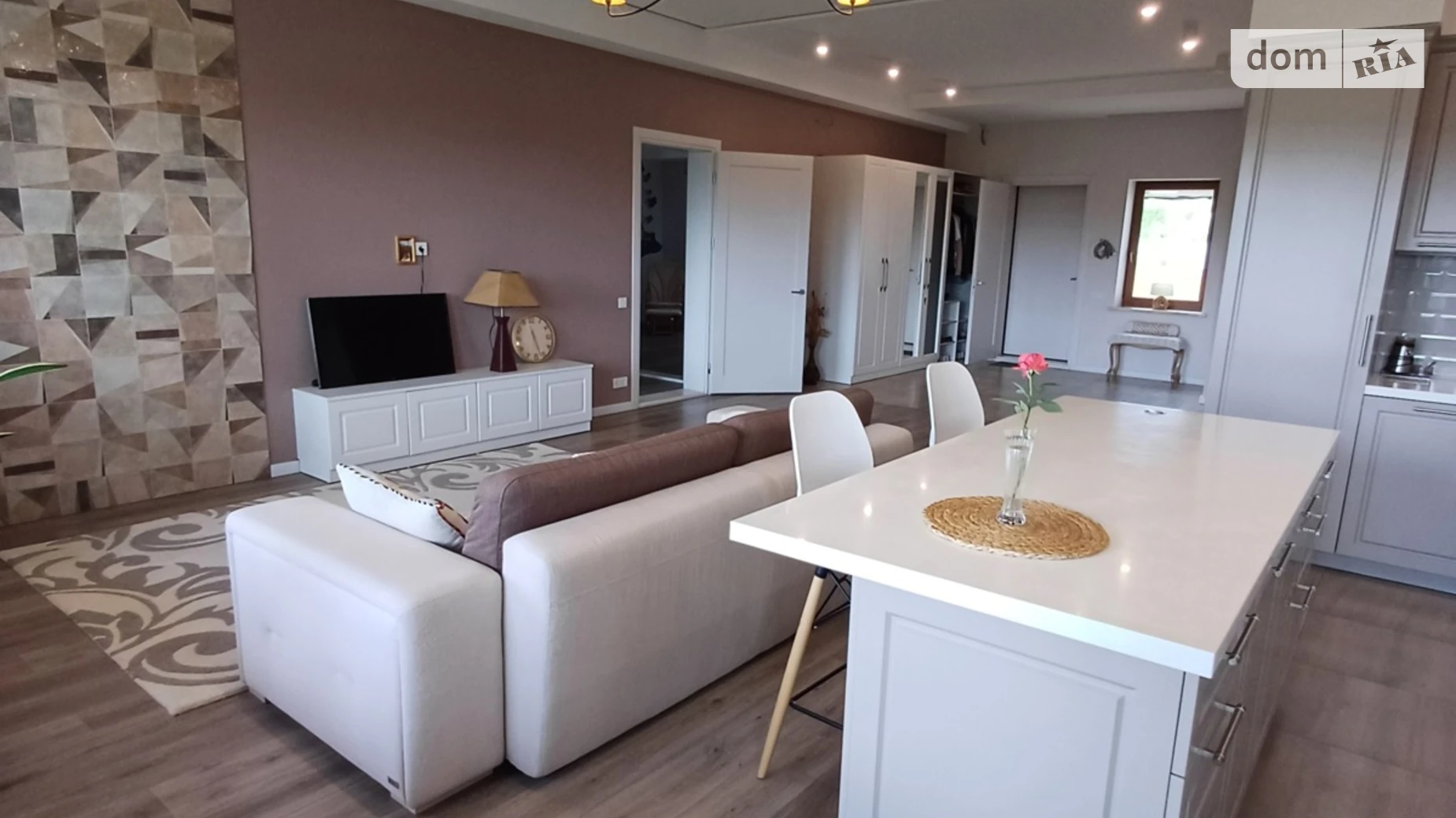 Продается дом на 2 этажа 273.6 кв. м с беседкой, цена: 190000 $ - фото 2