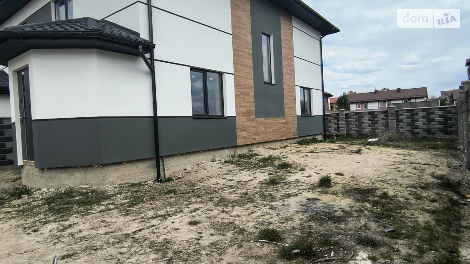 Продается дом на 2 этажа 117 кв. м с камином, цена: 82999 $ - фото 2