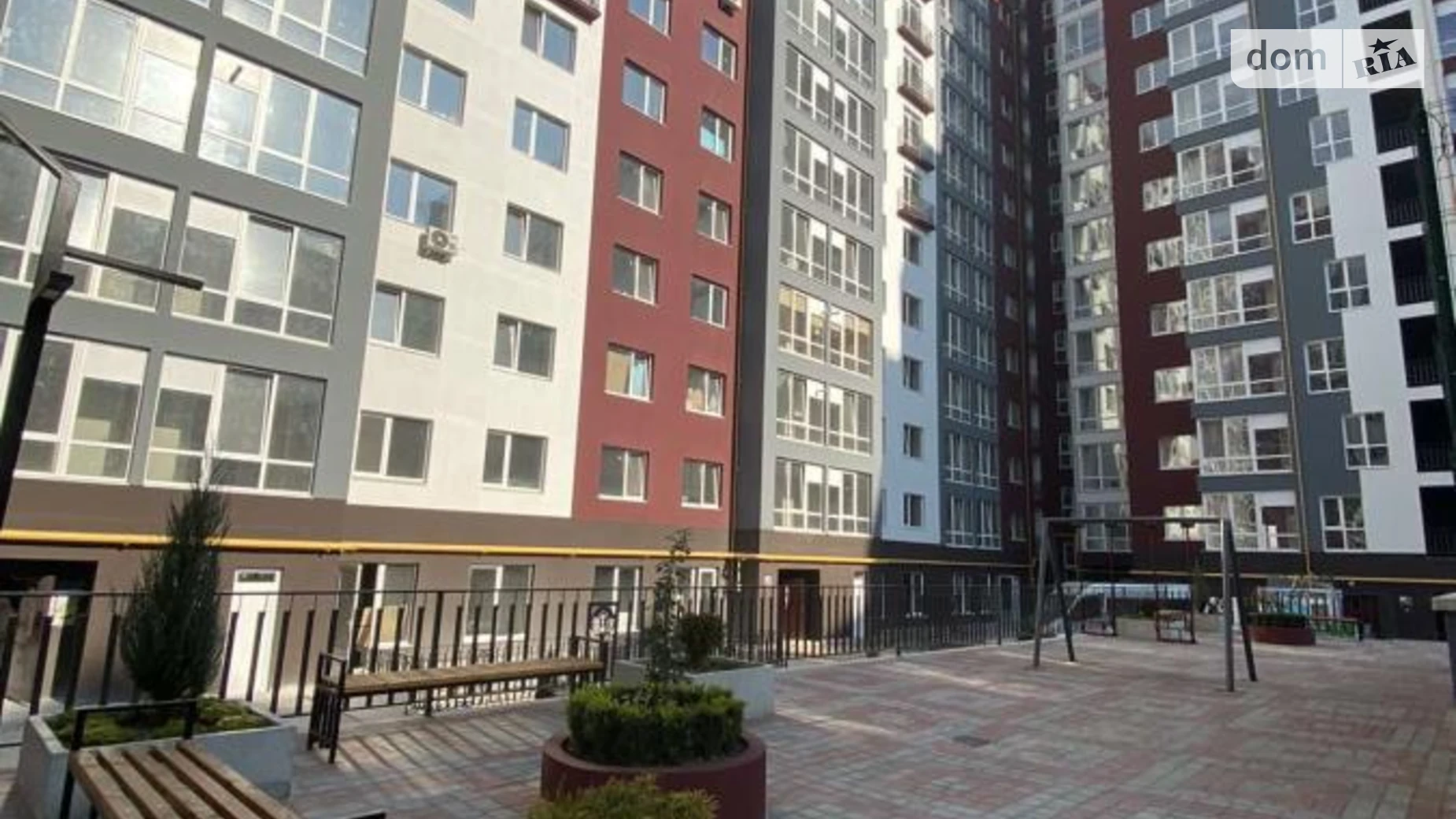 Продается 1-комнатная квартира 47.2 кв. м в Ивано-Франковске, ул. Княгинин, 44 - фото 2