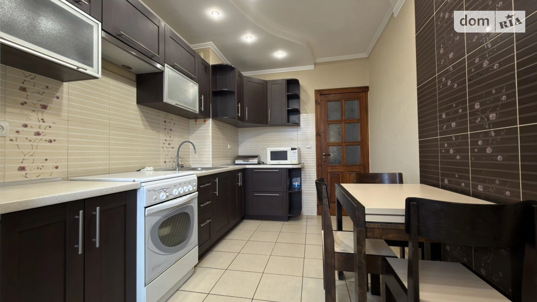 3-комнатная квартира 62 кв. м в Луцке, ул. Конякина - фото 2