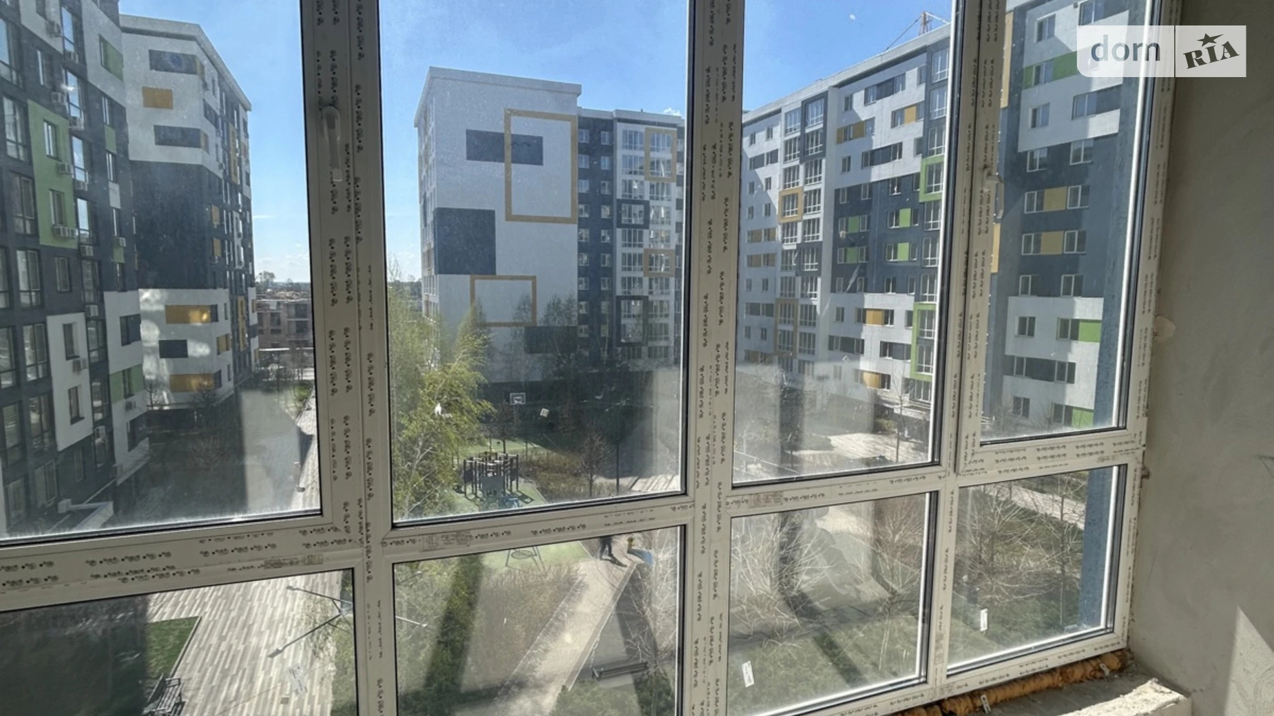 Продается 1-комнатная квартира 37 кв. м в Буче, ул. Вишневая - фото 2