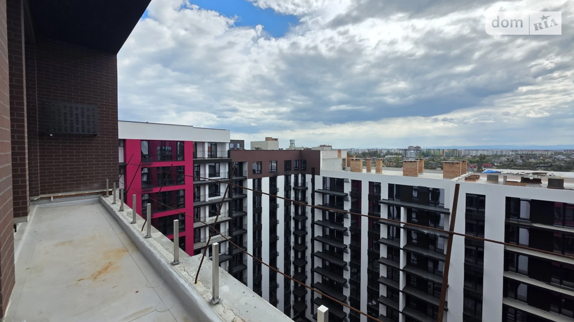 Продается 5-комнатная квартира 177 кв. м в Ивано-Франковске, ул. Левицкого Романа - фото 2