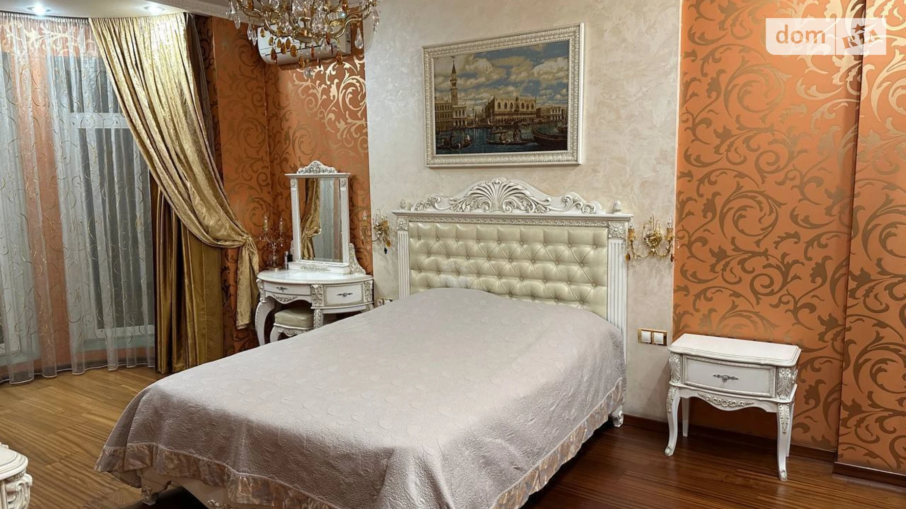 Сдается в аренду дом на 2 этажа 400 кв. м с балконом, цена: 1800 $ - фото 2