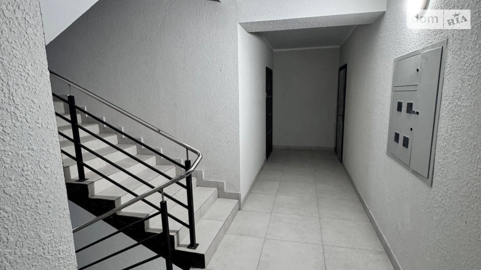 Продается 2-комнатная квартира 66 кв. м в Ивано-Франковске, ул. Мира, 100 - фото 2