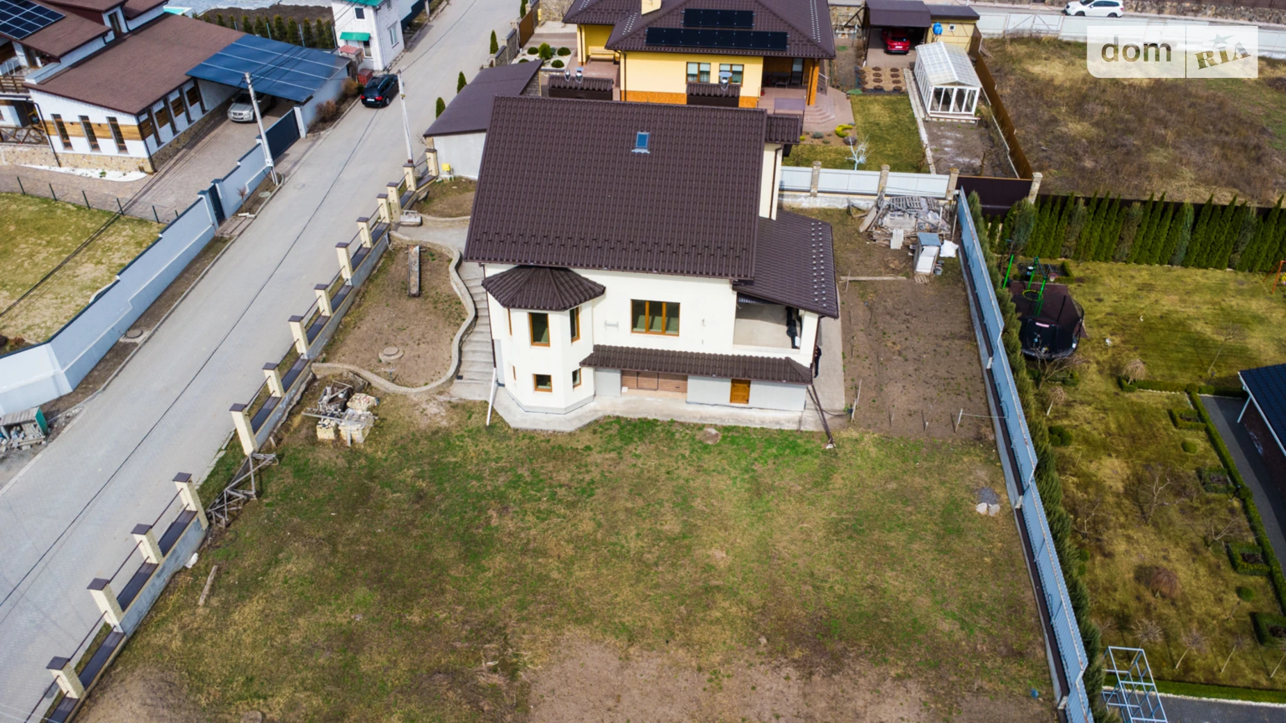 Продается дом на 2 этажа 329 кв. м с камином, цена: 400000 $ - фото 2