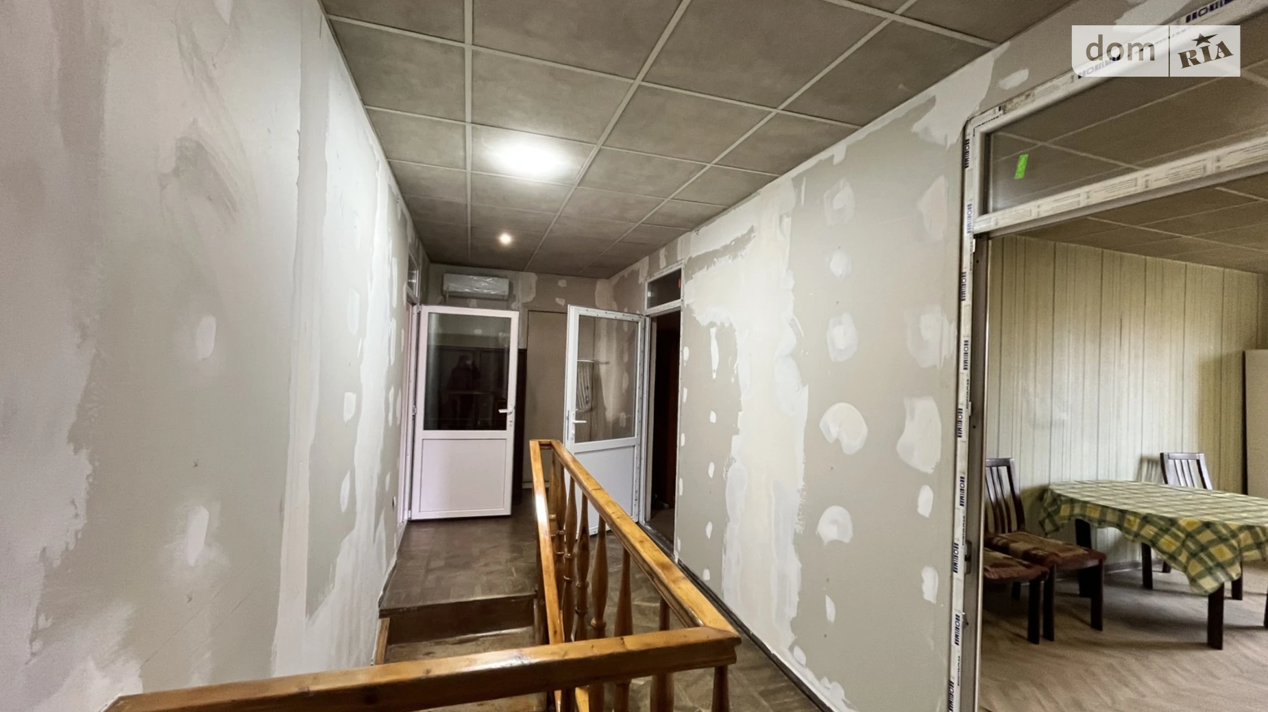 Продается дом на 2 этажа 220 кв. м с балконом, цена: 118500 $ - фото 2