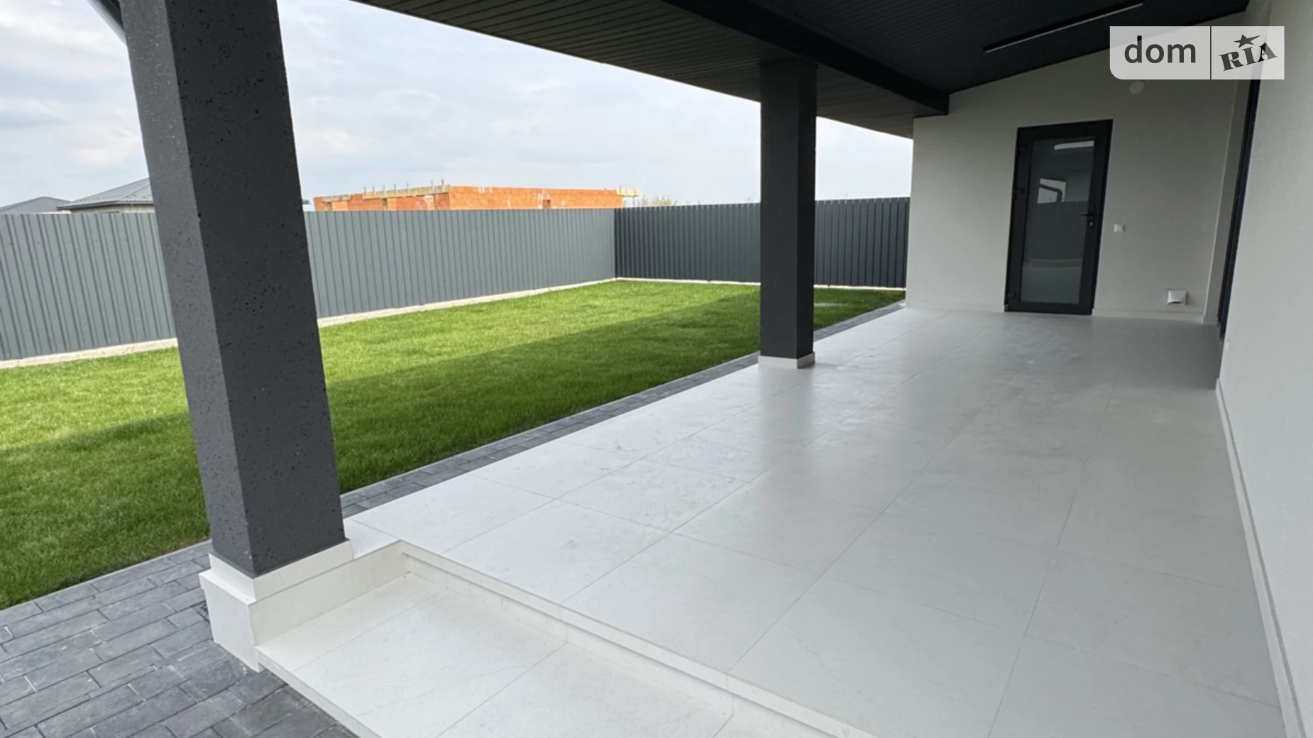 Продается одноэтажный дом 140 кв. м с верандой, цена: 200000 $ - фото 2