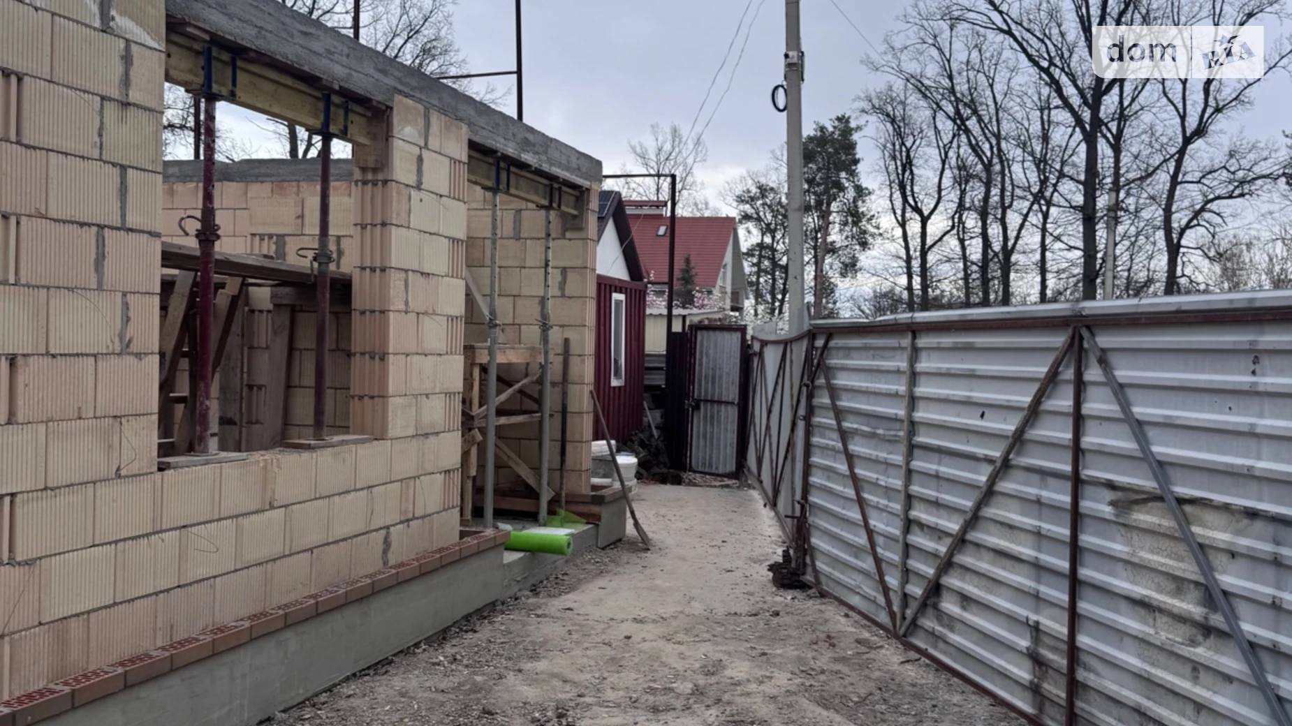 Продается дом на 2 этажа 107 кв. м с гаражом, цена: 150000 $ - фото 2