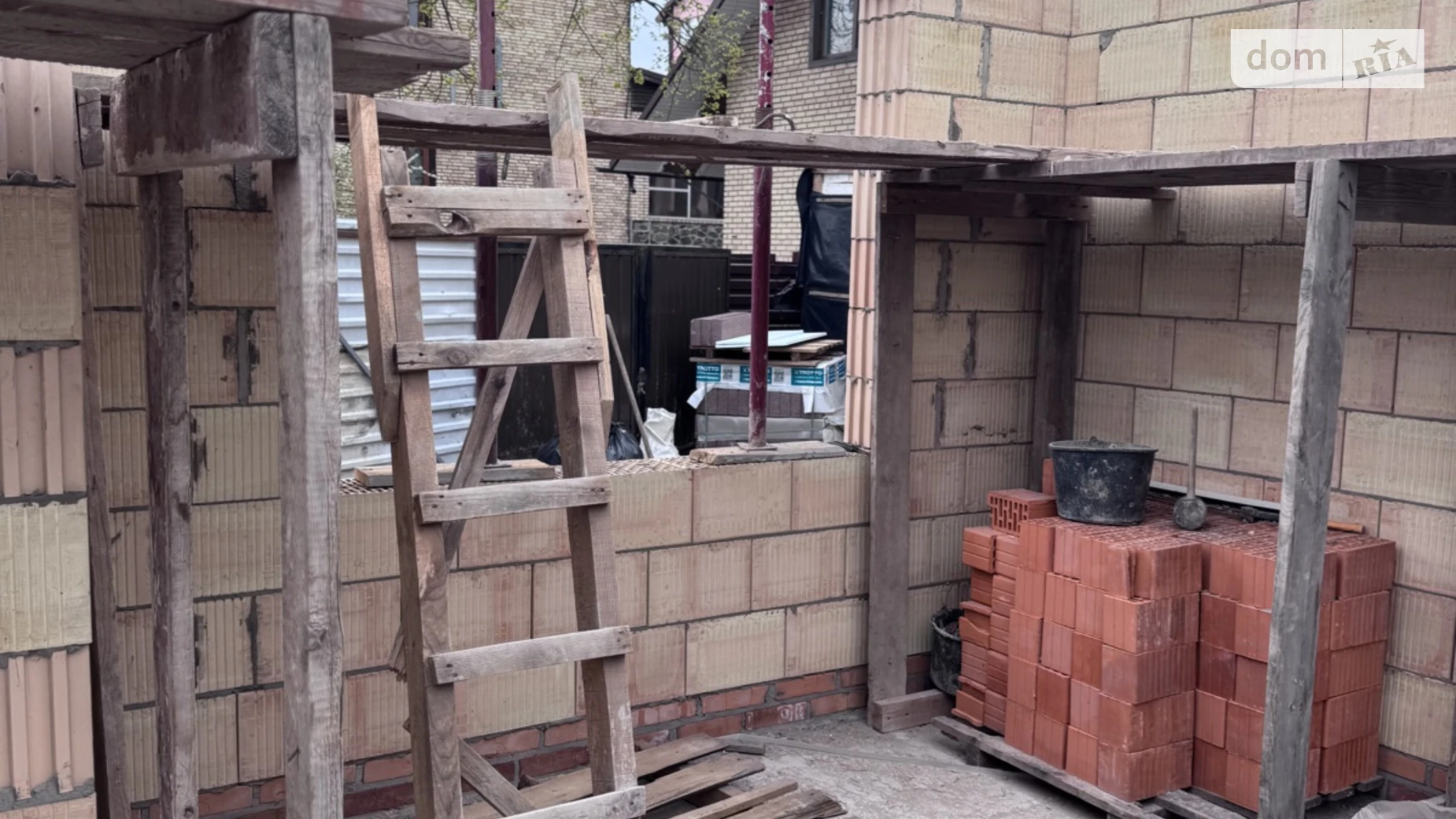 Продается дом на 2 этажа 107 кв. м с гаражом, цена: 150000 $ - фото 5