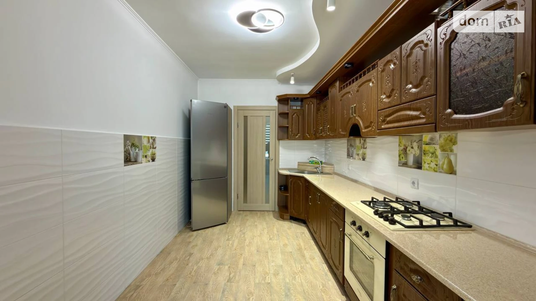 Продается 2-комнатная квартира 63.2 кв. м в Ивано-Франковске, ул. Галицкая, 141Б - фото 2