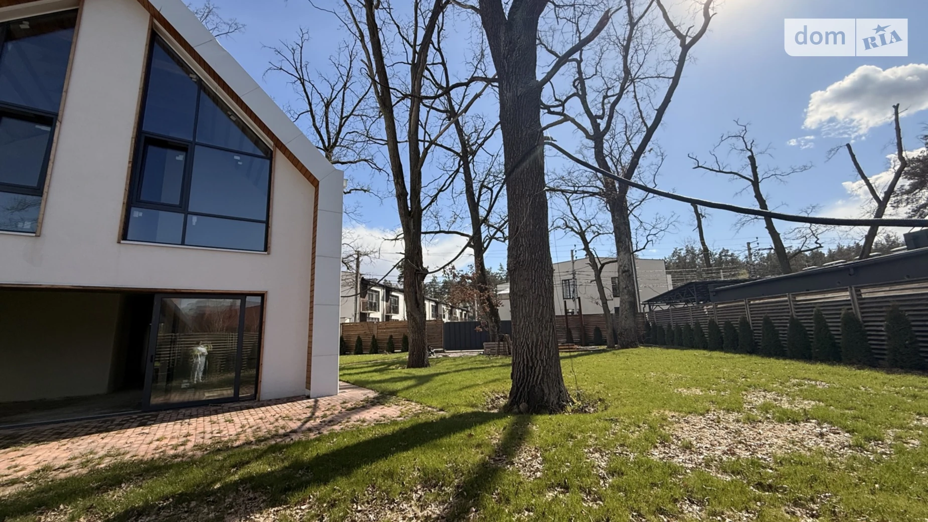 Продается дом на 2 этажа 220 кв. м с участком, цена: 1100 $ - фото 5