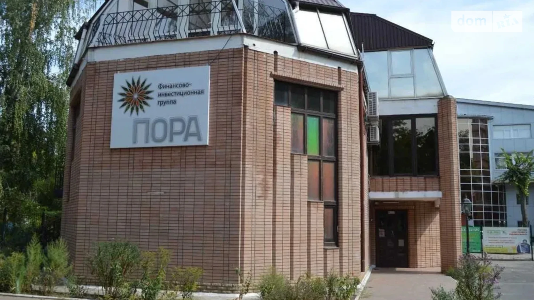 Продается дом на 3 этажа 828 кв. м с подвалом, цена: 200000 $ - фото 2