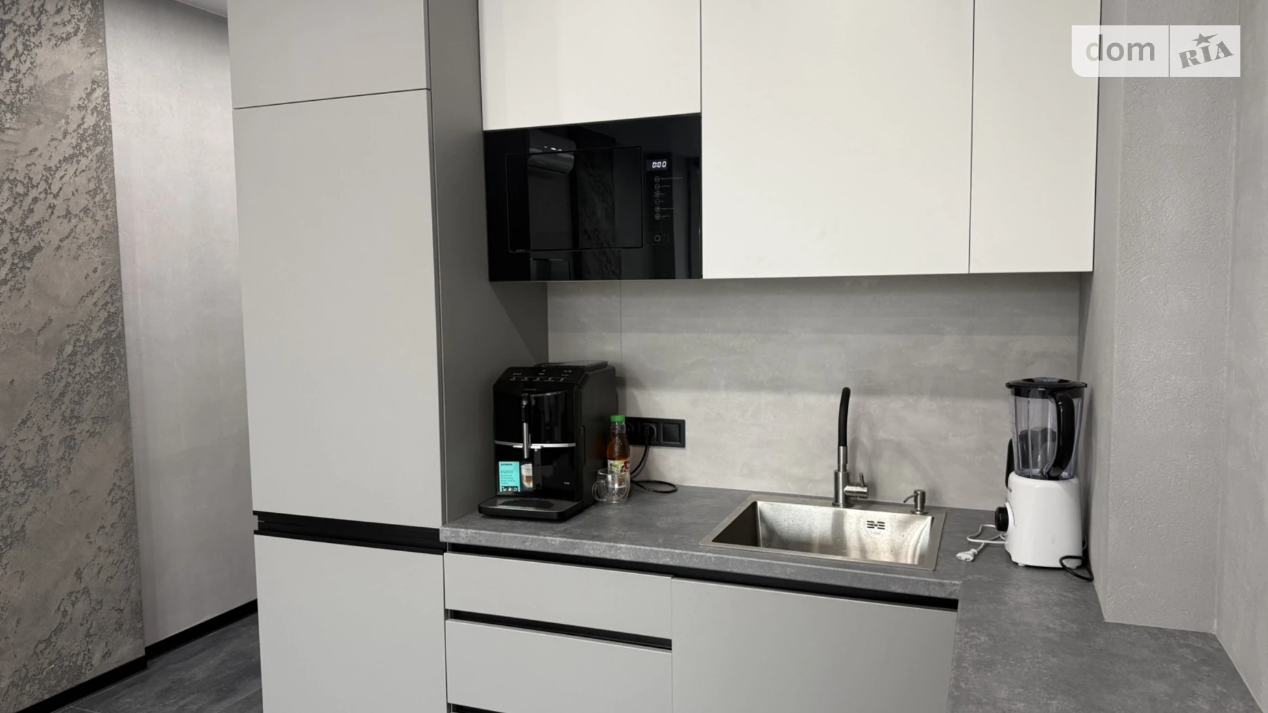 Продается офис 28.7 кв. м в бизнес-центре, цена: 50000 $ - фото 2