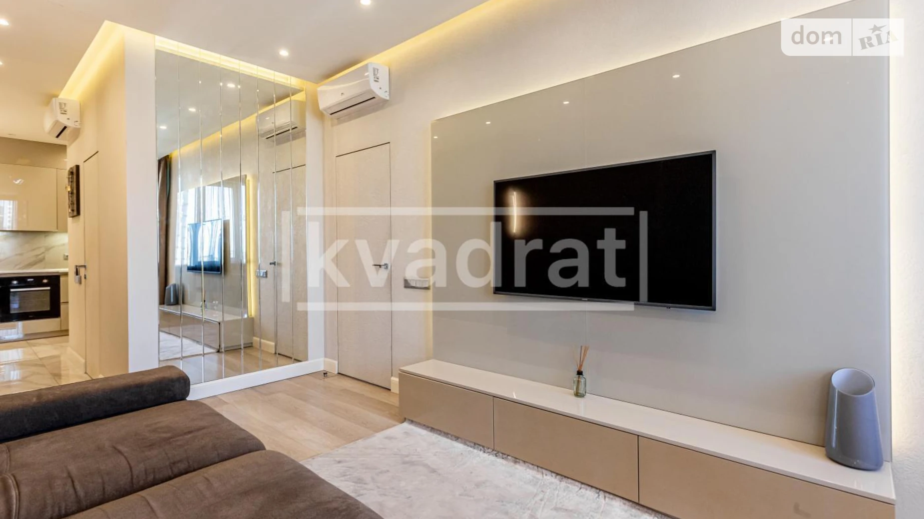 Сдается в аренду 1-комнатная квартира 56.8 кв. м в Киеве, ул. Саксаганского, 37К - фото 2