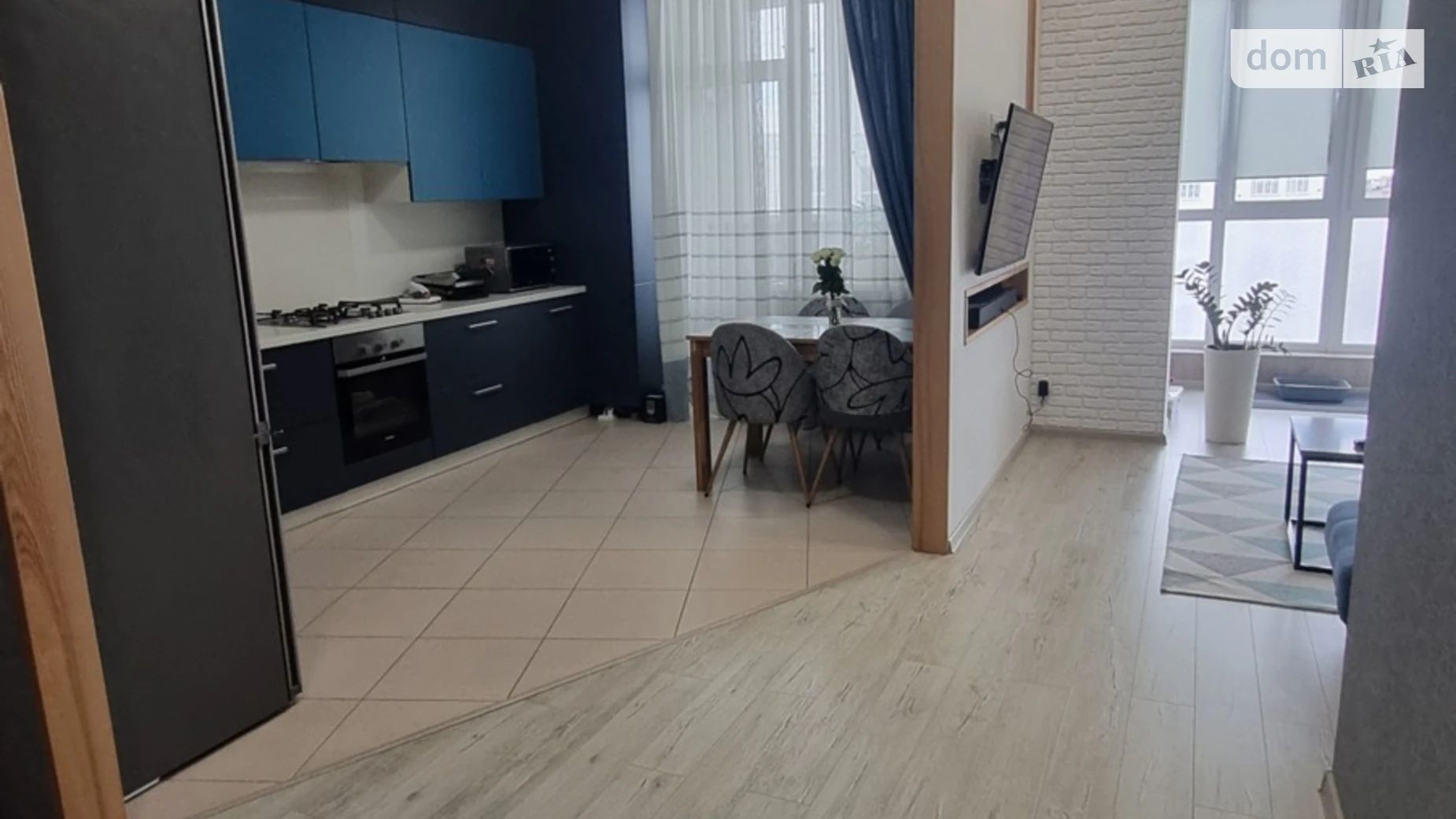 Продается 2-комнатная квартира 101.6 кв. м в Чернигове, ул. Независимости, 15 - фото 3