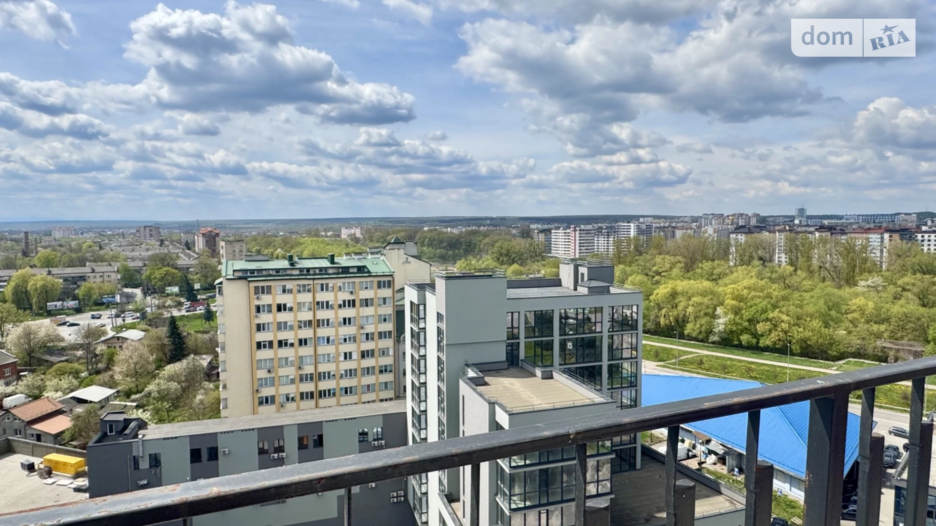 Продается 2-комнатная квартира 78 кв. м в Ивано-Франковске, ул. Княгинин, 44 - фото 2