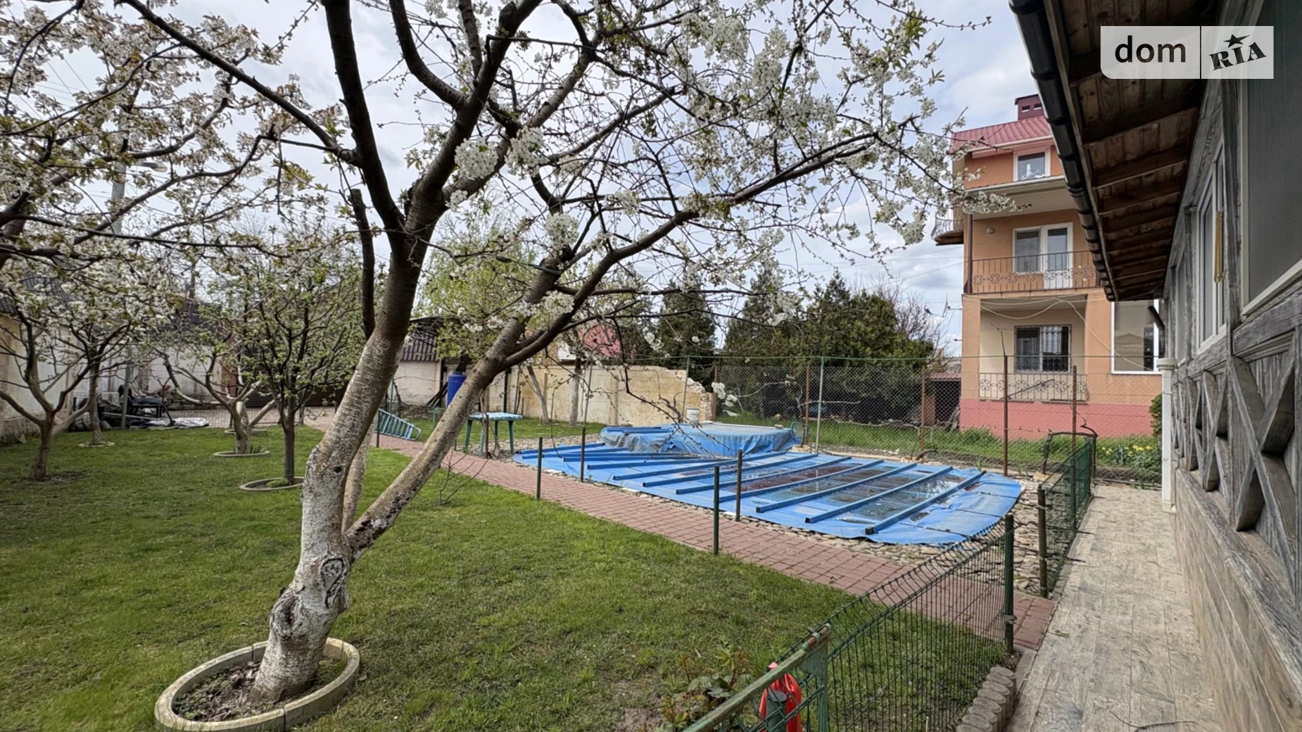 Продается дом на 2 этажа 280 кв. м с бассейном, цена: 280000 $ - фото 3