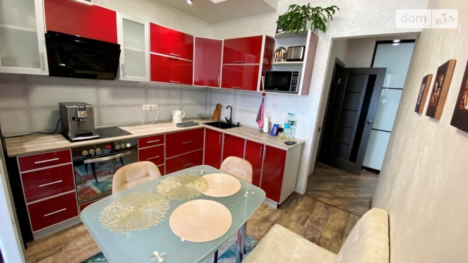 Продается 1-комнатная квартира 42 кв. м в Черноморске, ул. Защитников Украины(1 Мая) - фото 3