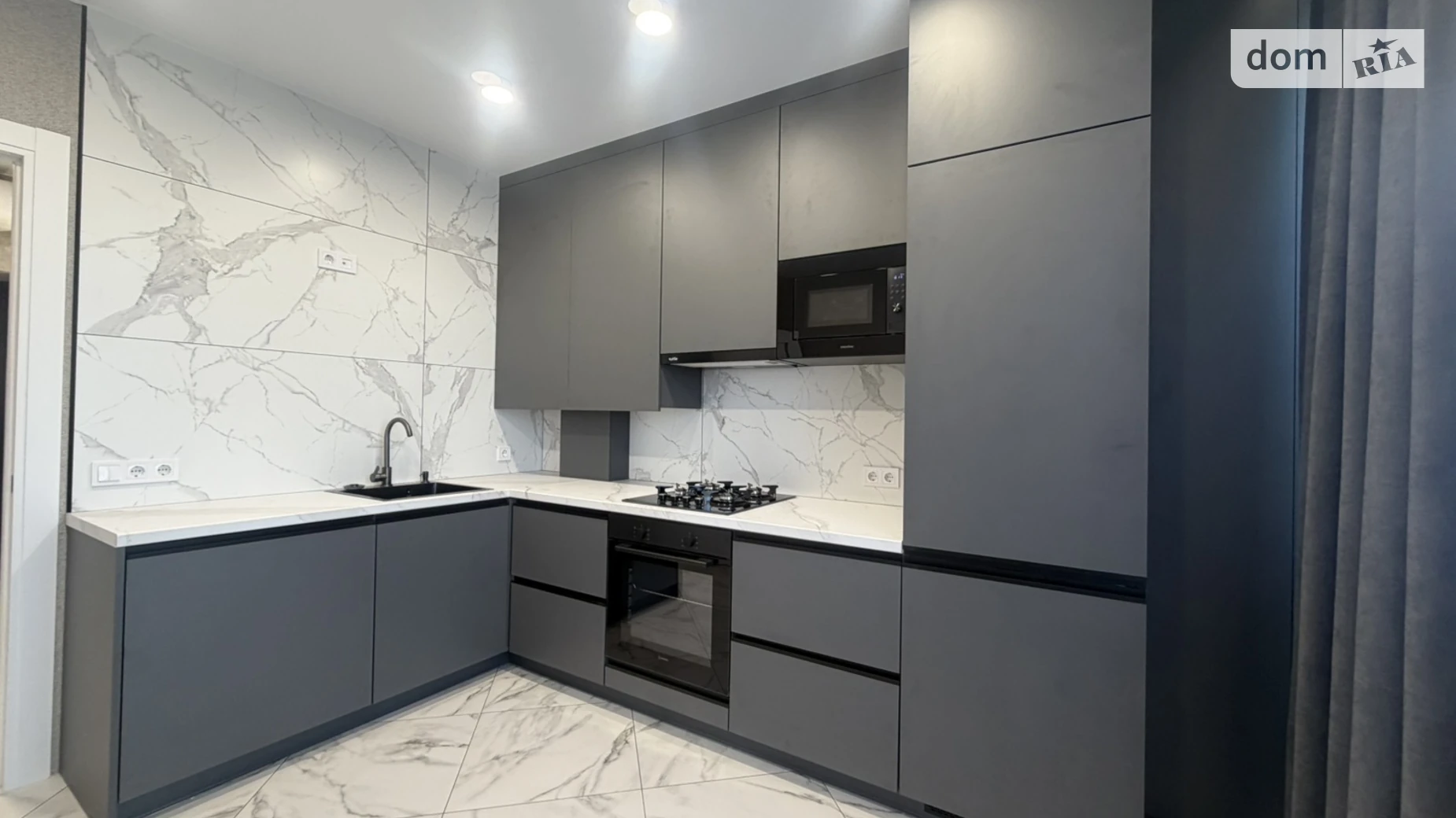 Продается 1-комнатная квартира 36 кв. м в Буче, ул. Ивана Кожедуба, 4 - фото 2