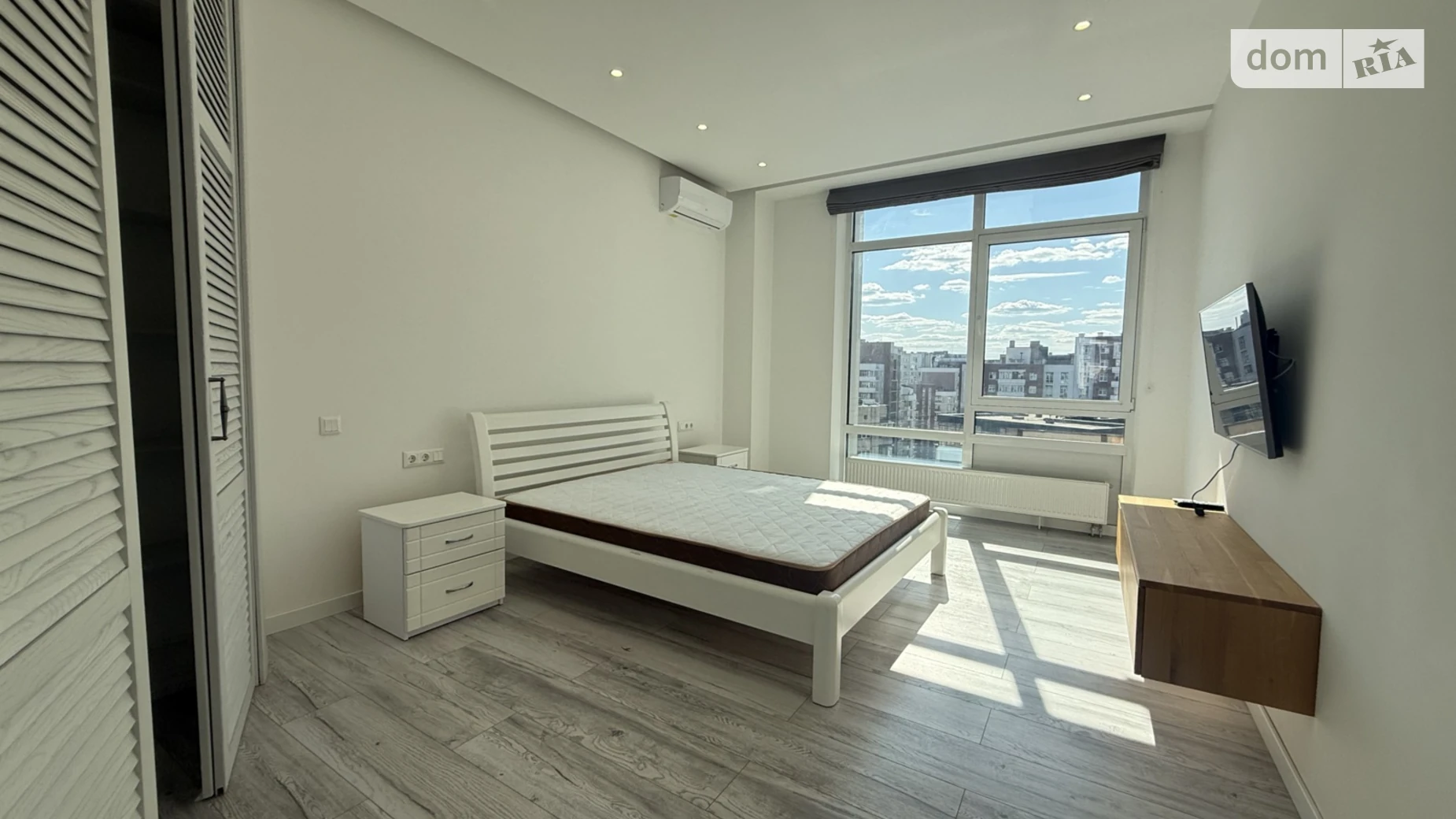 Продается 1-комнатная квартира 52.2 кв. м в Киеве, ул. Саперное Поле, 5 - фото 2