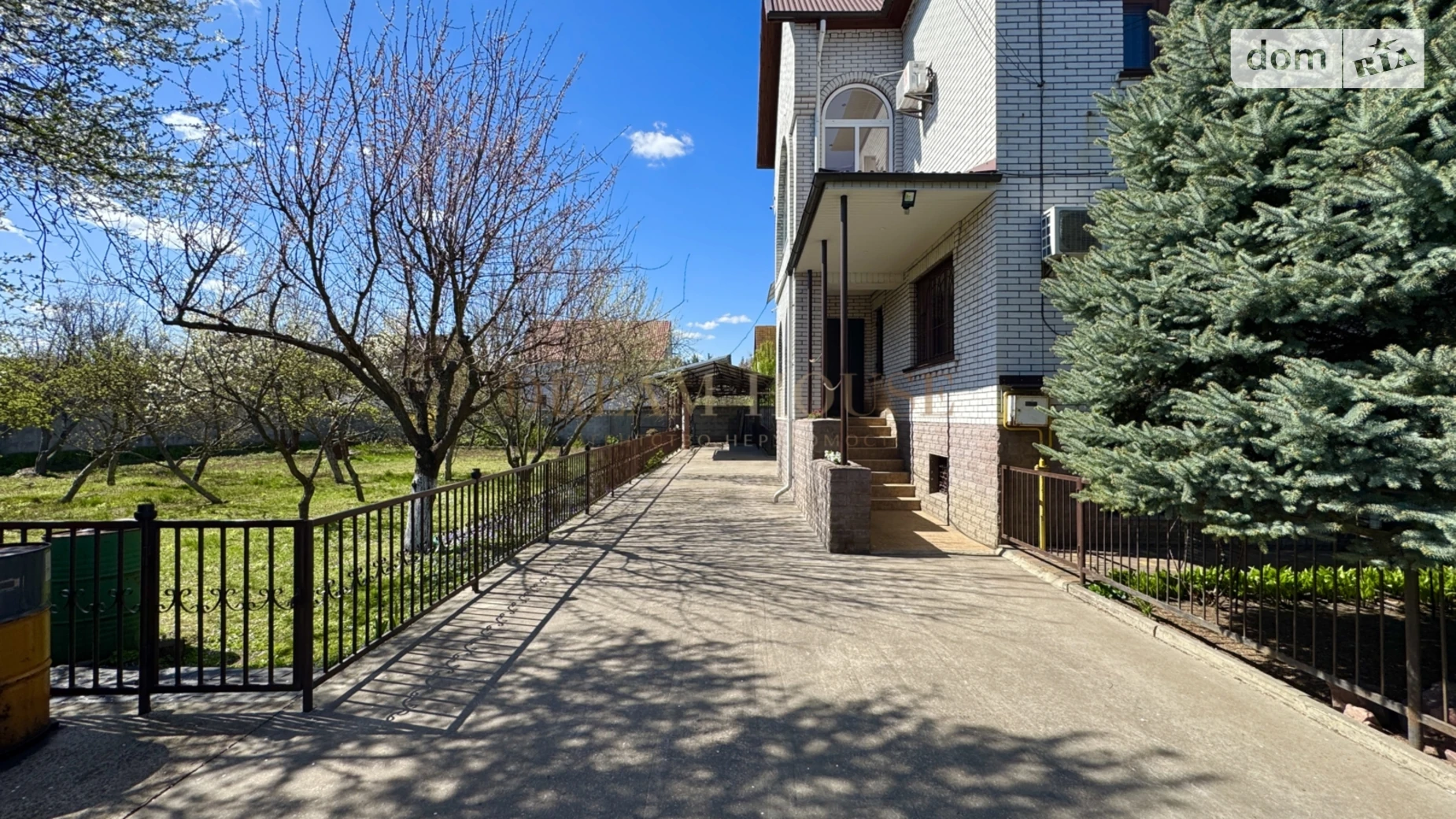 Продается дом на 3 этажа 299.9 кв. м с бассейном, цена: 260000 $ - фото 4