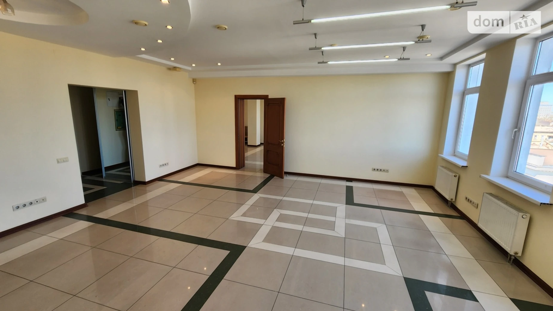 Сдается в аренду офис 104.4 кв. м в бизнес-центре, цена: 1300 $ - фото 4