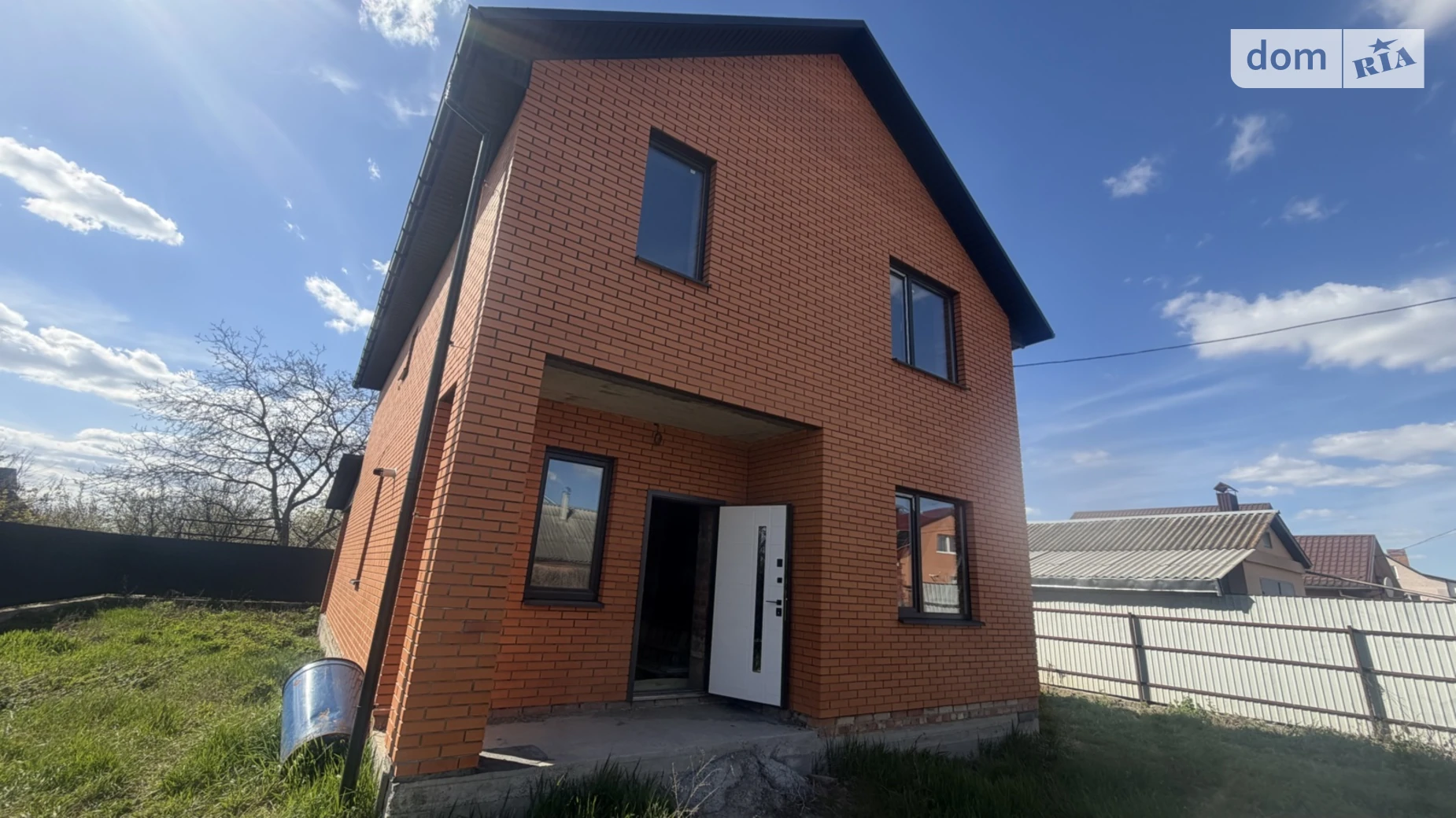 Продается дом на 2 этажа 130 кв. м с садом, цена: 86000 $ - фото 2