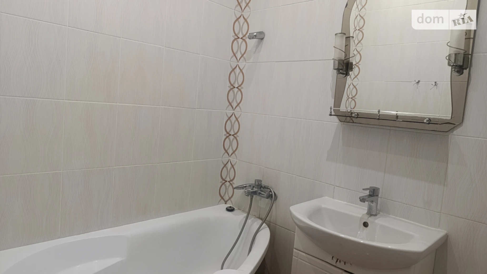 Продается 1-комнатная квартира 39 кв. м в, цена: 49900 $ - фото 2