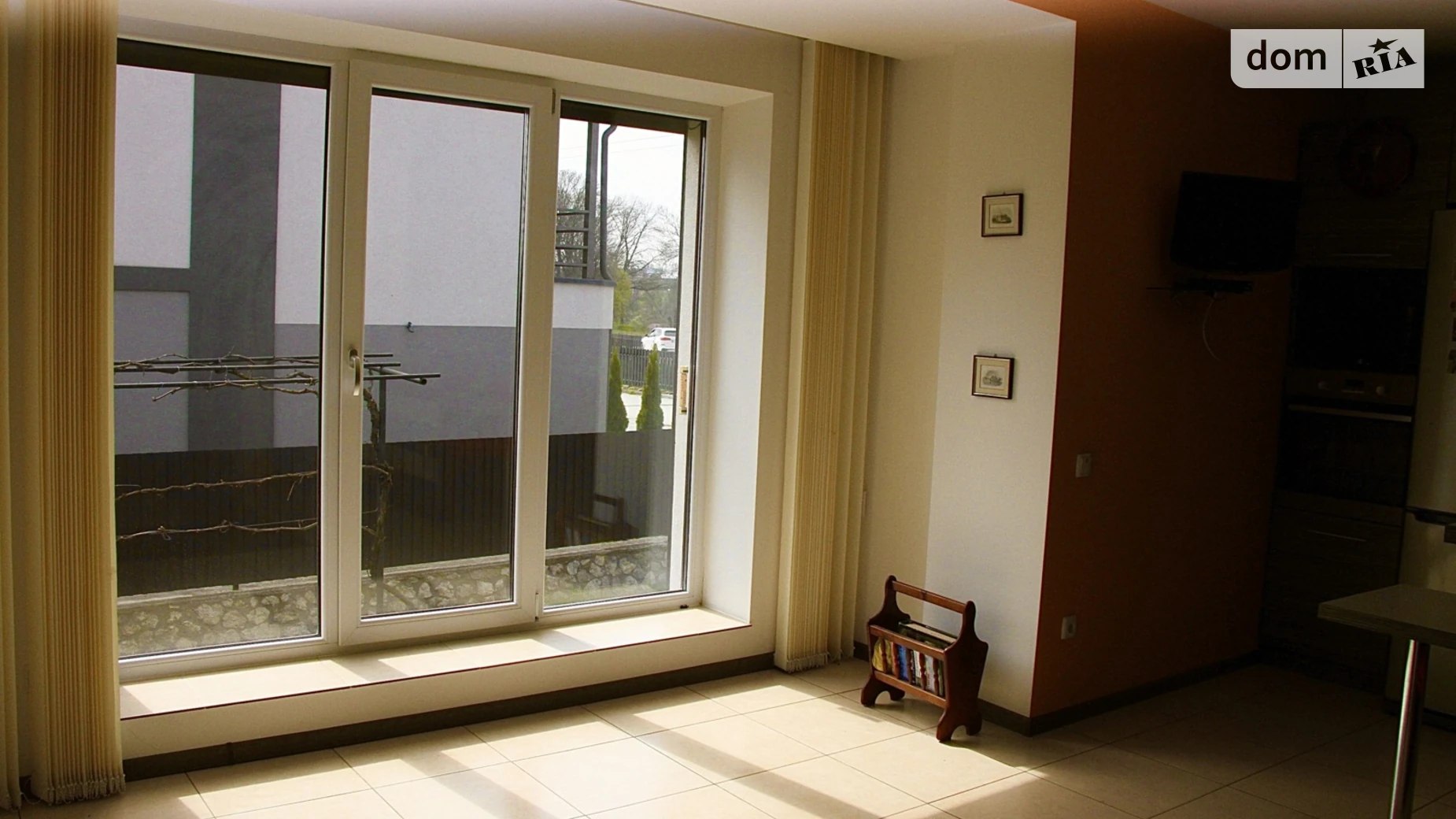 Продается дом на 2 этажа 218 кв. м с камином, цена: 240000 $ - фото 4