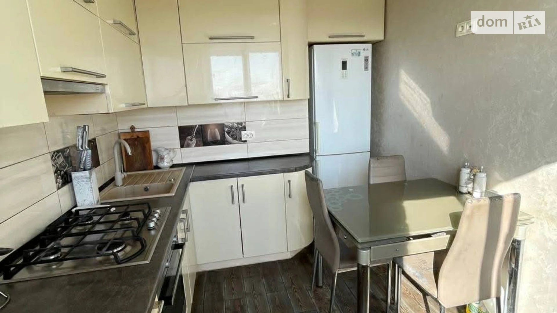 Продается 2-комнатная квартира 52 кв. м в Дрогобыче, ул. Михаила Грушевского - фото 4