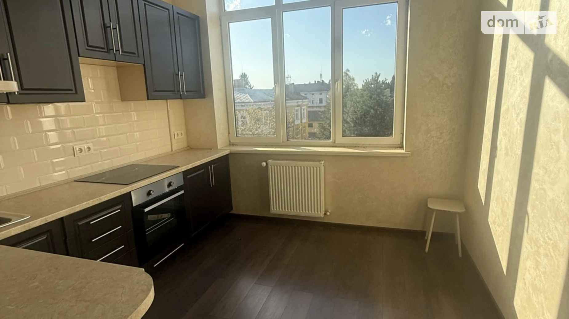 Продается 3-комнатная квартира 70 кв. м в Самборе, ул. Мазепы, 11 - фото 2