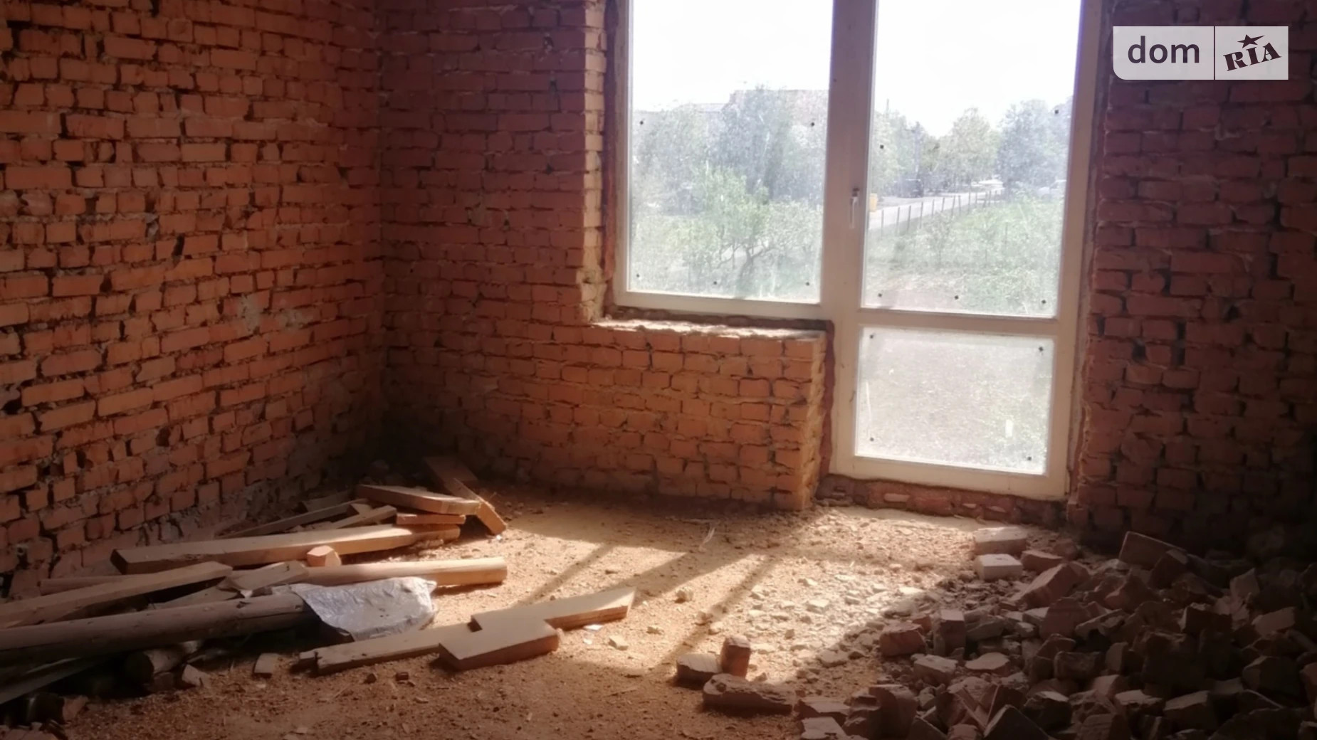 Продается дом на 3 этажа 244 кв. м с камином, цена: 120000 $ - фото 2