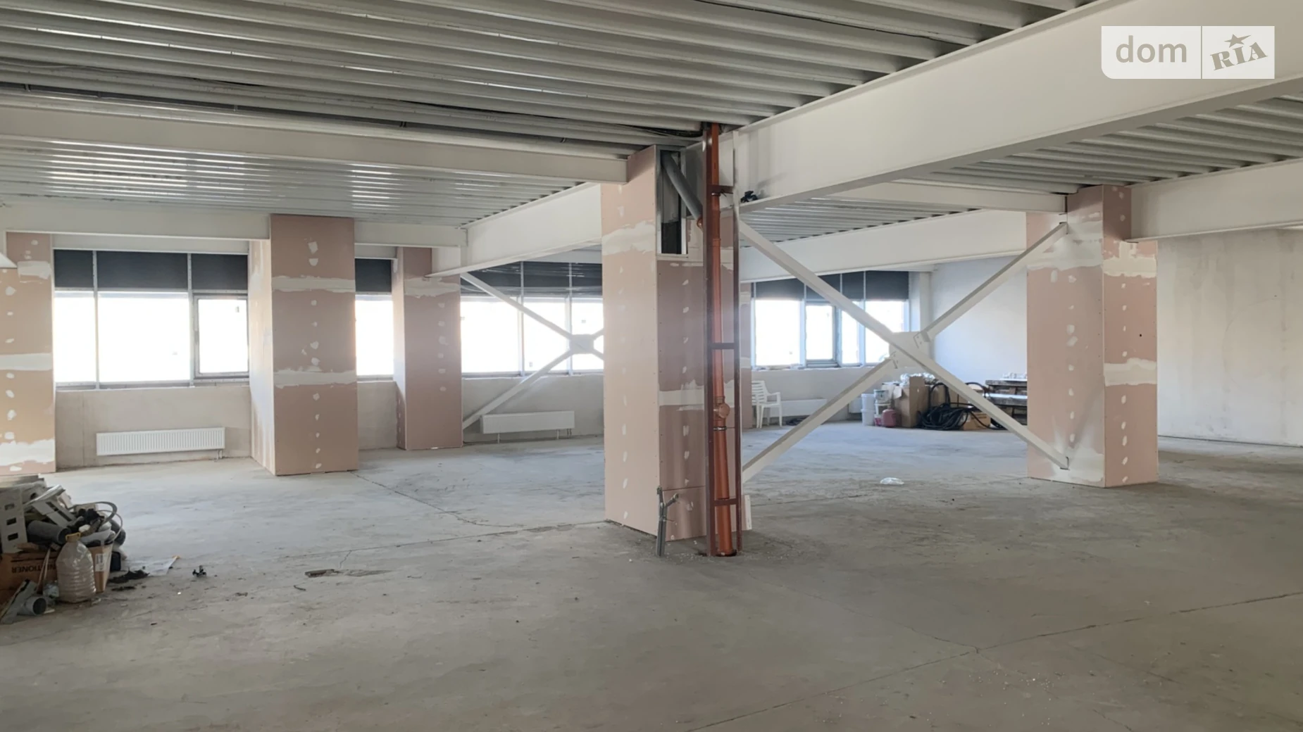 Сдается в аренду офис 848 кв. м в бизнес-центре, цена: 12200 $ - фото 5