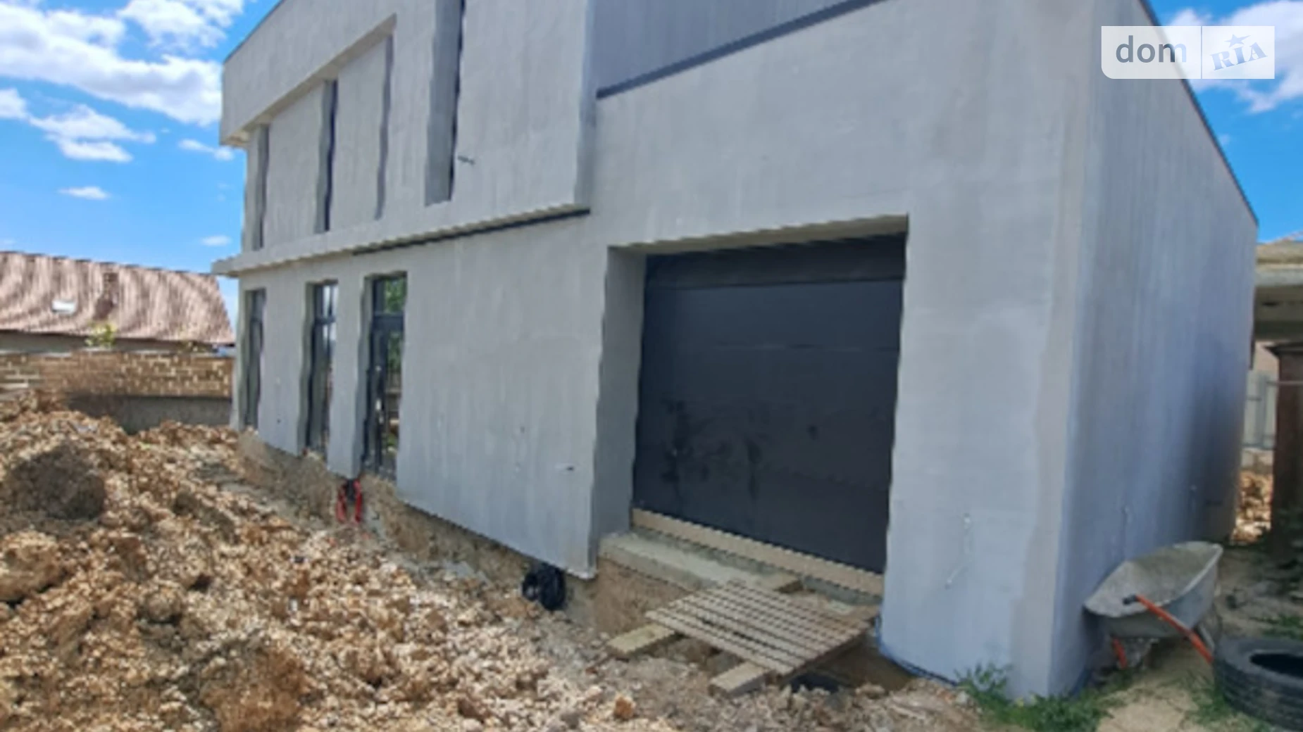 Продается дом на 3 этажа 300 кв. м с гаражом, цена: 345000 $ - фото 2