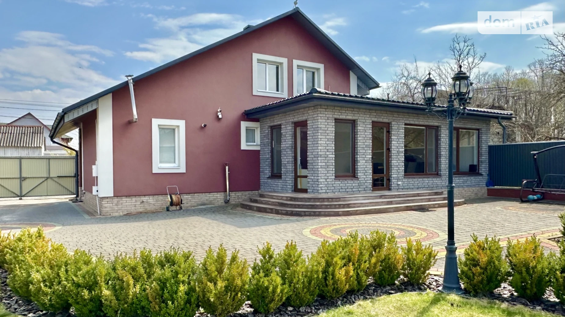 Продается дом на 2 этажа 107 кв. м с мансардой, цена: 150000 $ - фото 2