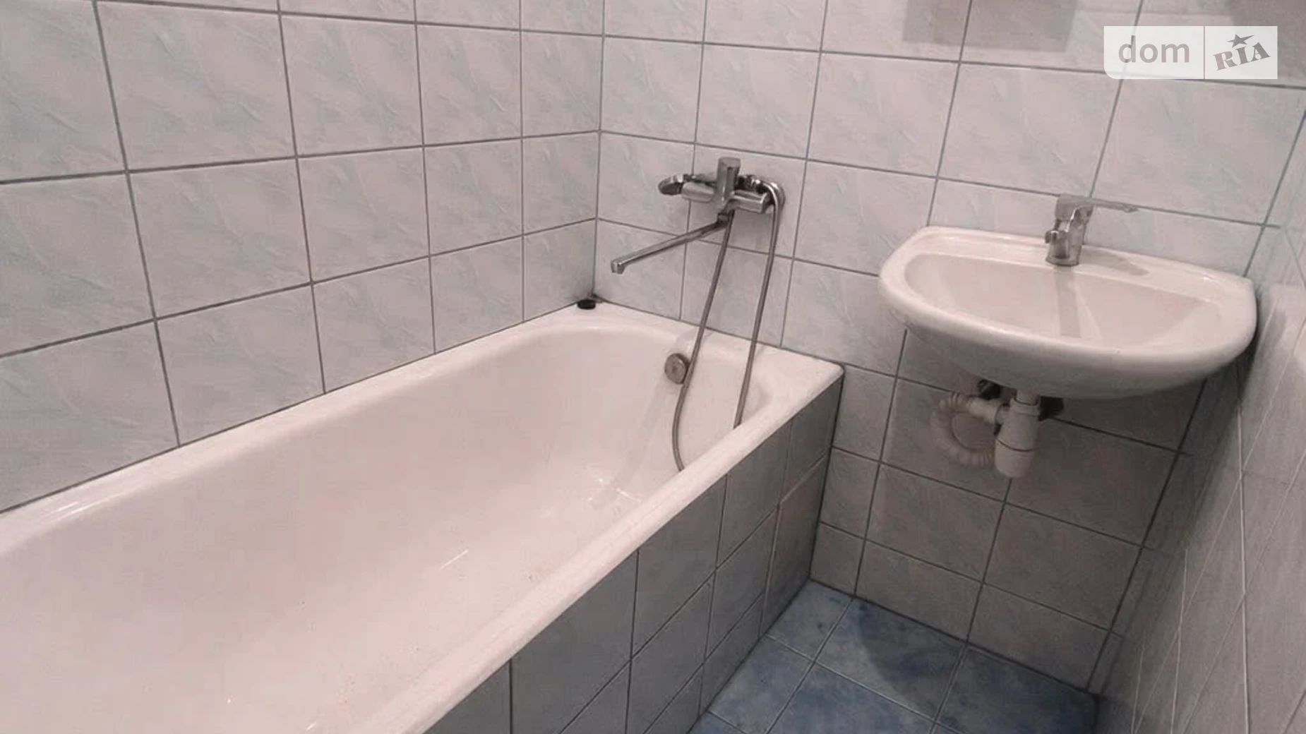 Продается 3-комнатная квартира 57 кв. м в Черновцах, цена: 64000 $ - фото 3