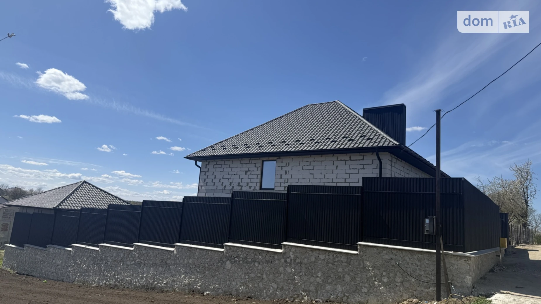 Продается дом на 2 этажа 159 кв. м с камином, цена: 140000 $ - фото 2