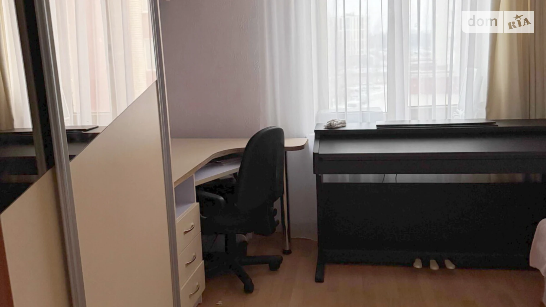 Продается 3-комнатная квартира 71.1 кв. м в Ровно, ул. Гайдамацкая, 35 - фото 2