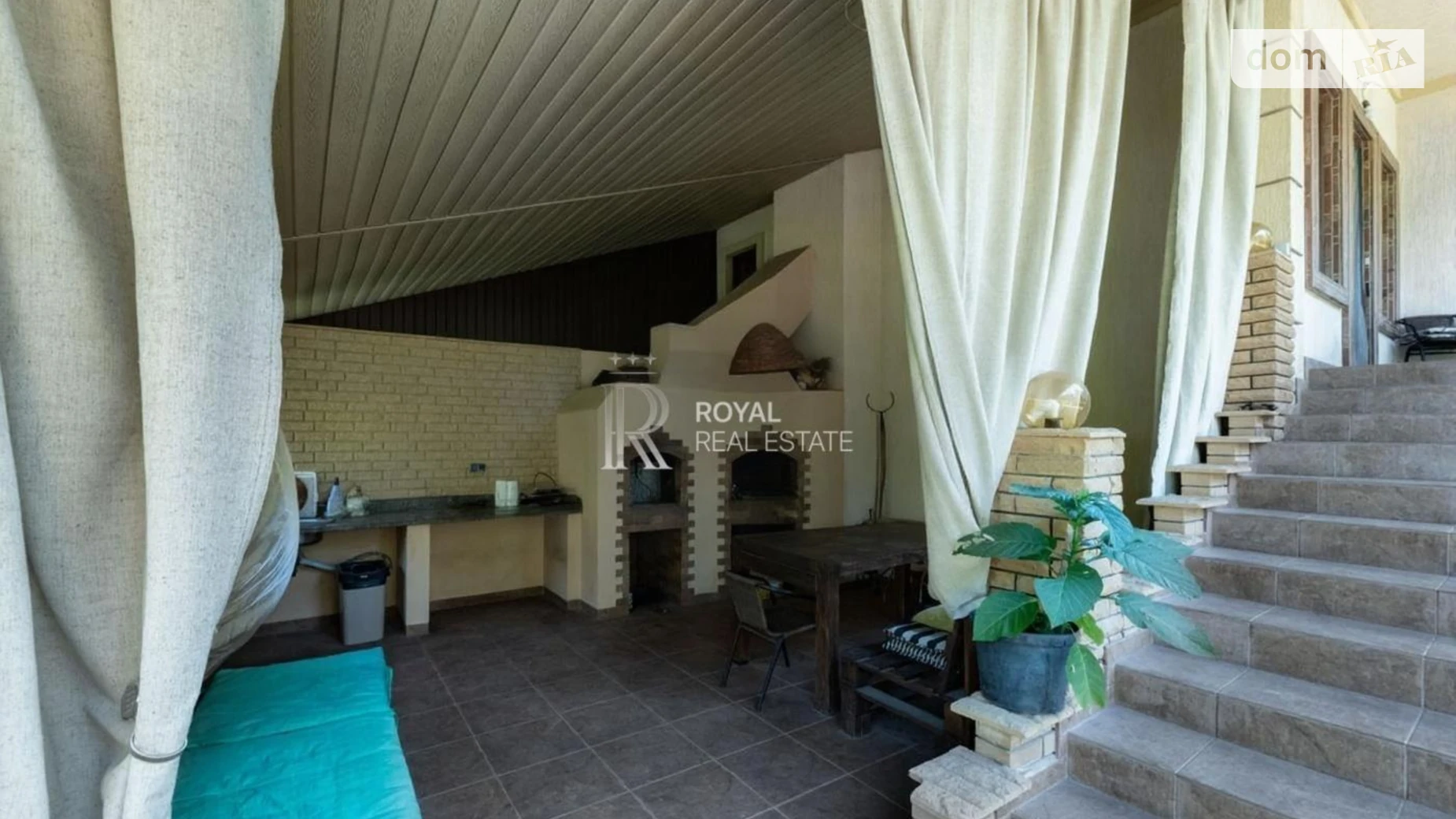 Продается дом на 3 этажа 298.9 кв. м с верандой, цена: 450000 $ - фото 2