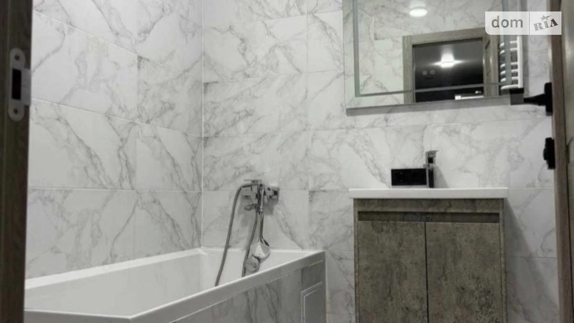 2-комнатная квартира 59 кв. м в Луцке, цена: 400 $ - фото 2