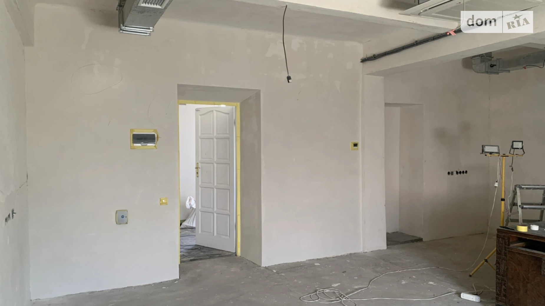 Сдается в аренду офис 163 кв. м в бизнес-центре, цена: 2934 $ - фото 3