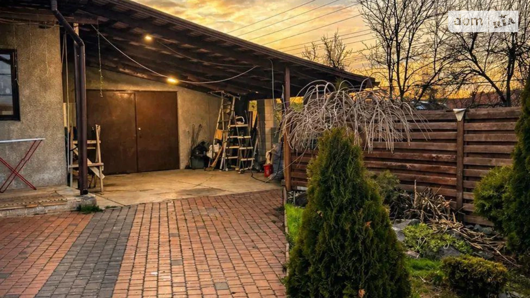 Продается дом на 2 этажа 150 кв. м с подвалом, цена: 130000 $ - фото 2