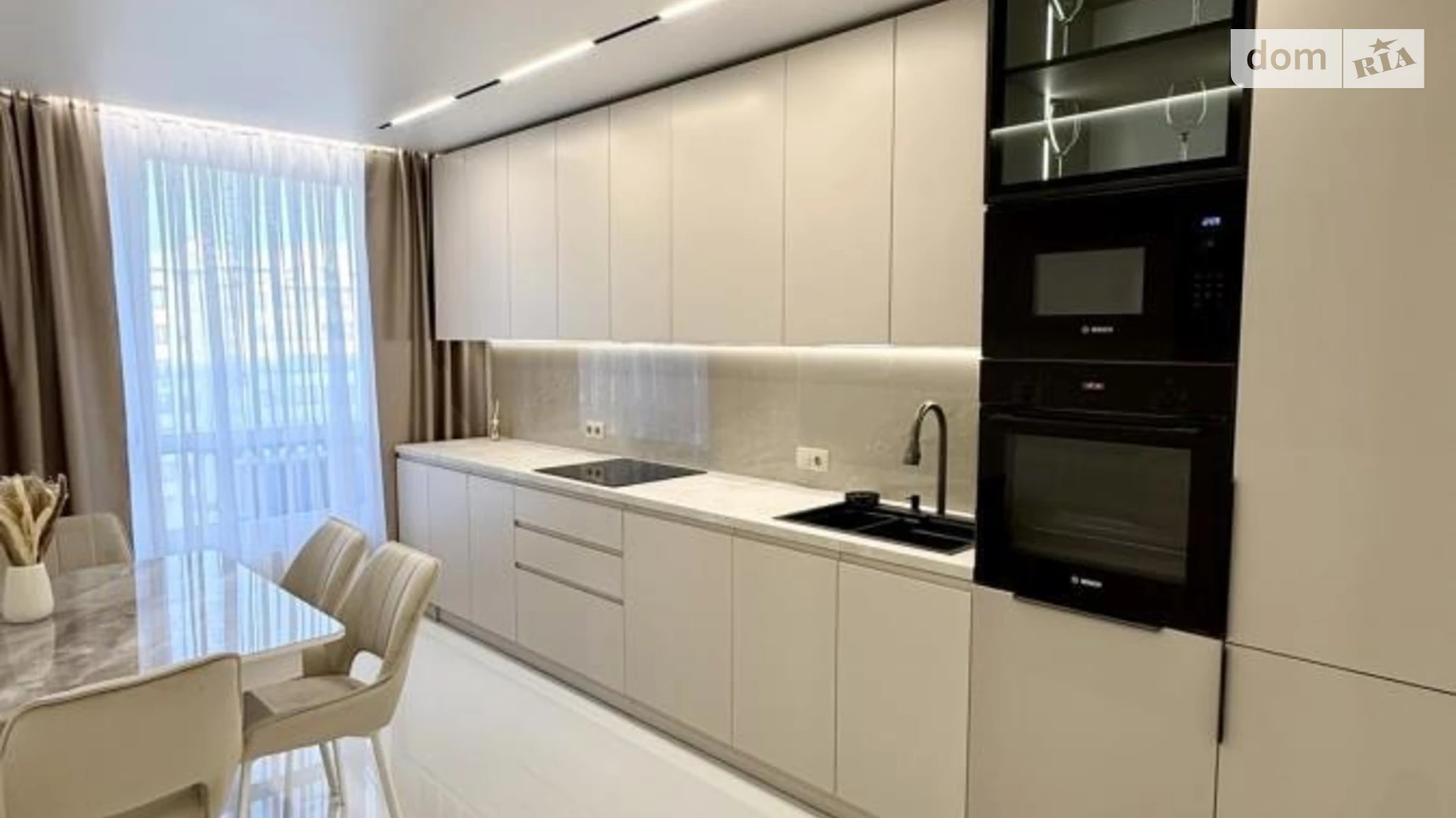 Продается 2-комнатная квартира 62 кв. м в Ивано-Франковске, бул. Южный - фото 2