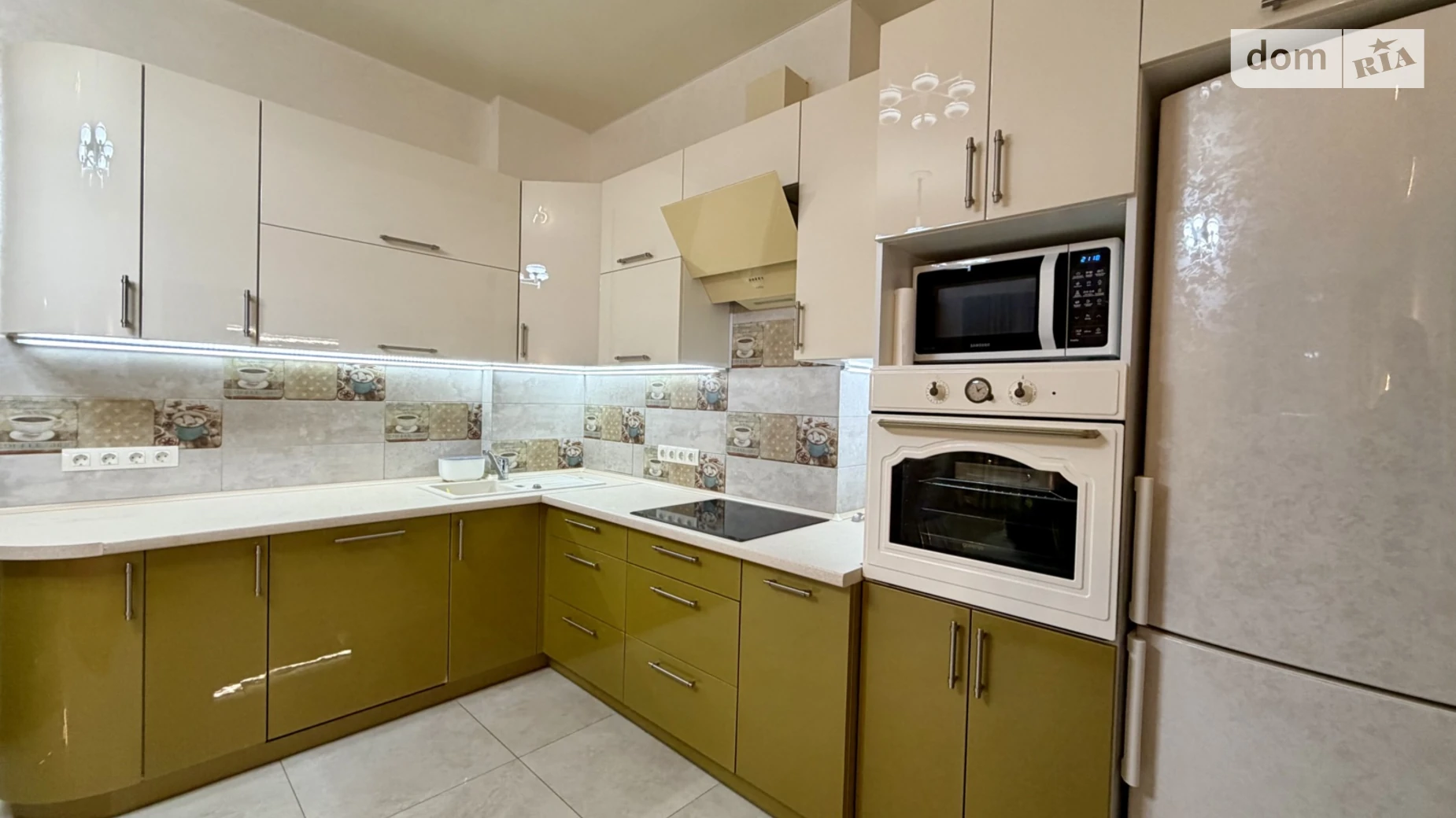Продается 2-комнатная квартира 72 кв. м в Одессе, бул. Французский, 85/5 - фото 2