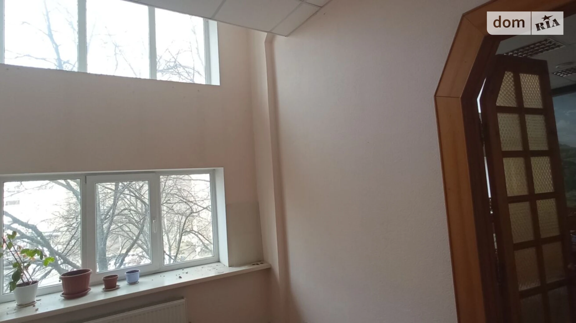 Сдается в аренду офис 62.8 кв. м в бизнес-центре, цена: 10616 грн - фото 4
