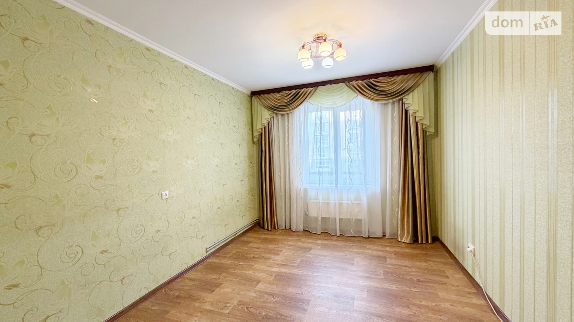 Продается 3-комнатная квартира 75 кв. м в Чернигове, ул. Курсанта Еськова, 4 - фото 2